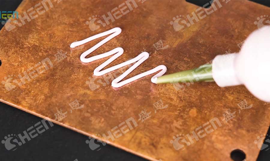 導(dǎo)熱凝膠：增強設(shè)備穩(wěn)定性的創(chuàng)新散熱解決方案